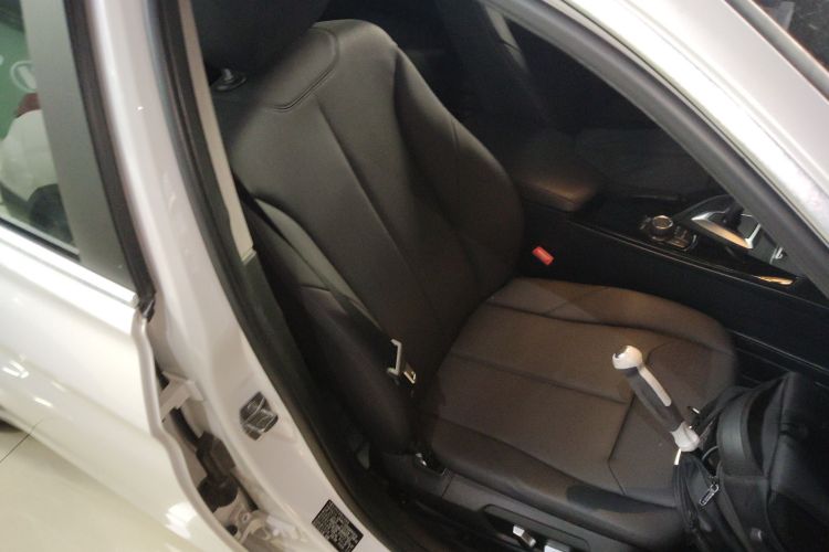 宝马3系 2016款 316Li 时尚型局部细节41