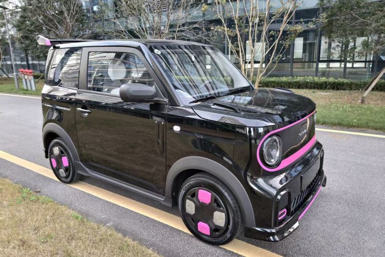 吉利银河 2025款 210km 熊猫卡丁车身外观3