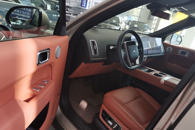 理想汽车 理想L9 2022款 Max中控内饰20