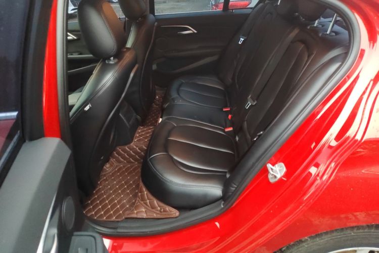 宝马1系 2017款 118i 时尚型中控内饰21