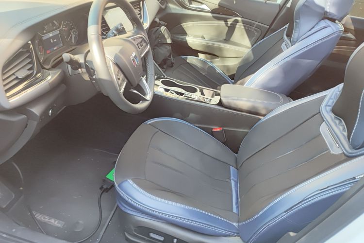 别克 君威 2024款 25T 超享版中控内饰20