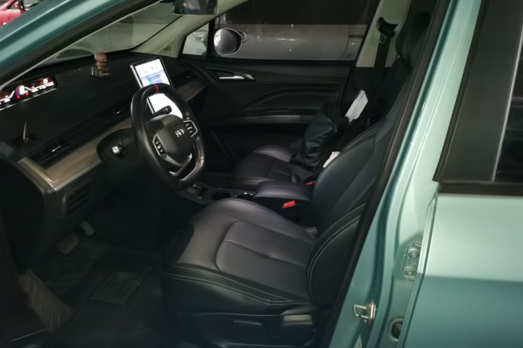 哪吒汽车 哪吒V 2022款 长续航行业定制版局部细节19