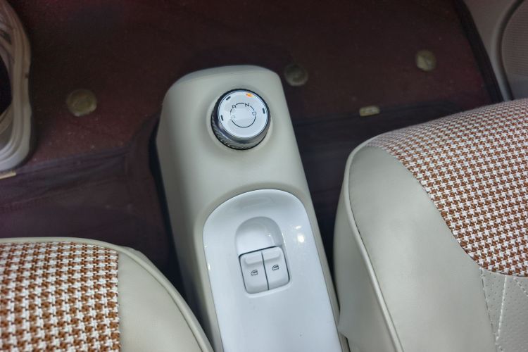 五菱汽车 宏光MINIEV 2024款 第三代 215km 青春版中控内饰18