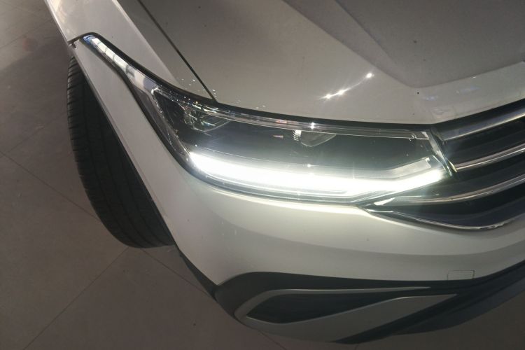 大众 途观L 2022款 330TSI 自动两驱舒享版车身外观6006