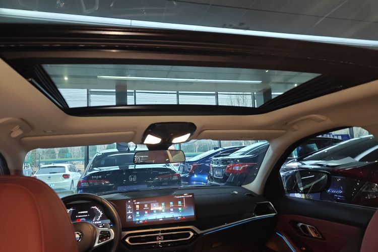 宝马3系 2023款 325Li M运动套装中控内饰22