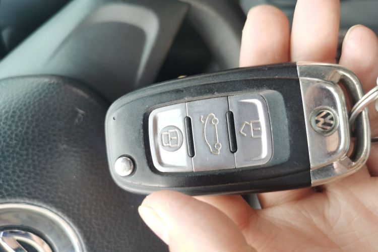 大众 Polo 2014款 1.4L 手动风尚版中控内饰11