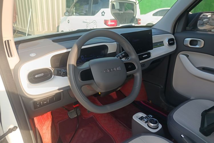 吉利银河 2025款 210km 熊猫卡丁中控内饰12