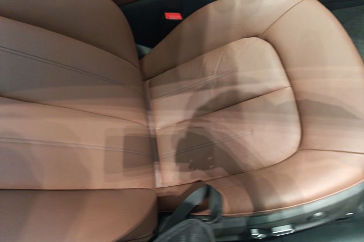 奥迪A6L 2018款 30周年年型 45 TFSI quattro 运动型局部细节41