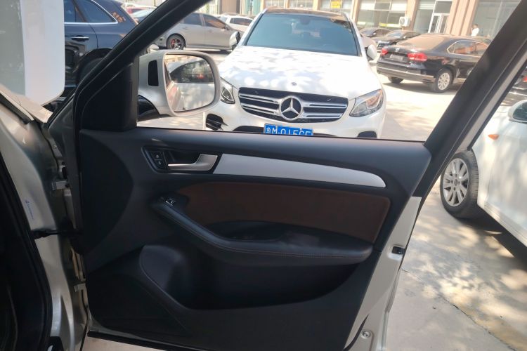 奥迪Q5 2017款 Plus 40 TFSI 技术型中控内饰42