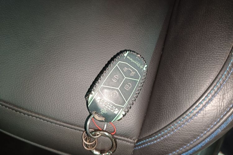 领克01 2017款 2.0T 两驱耀Pro版中控内饰11