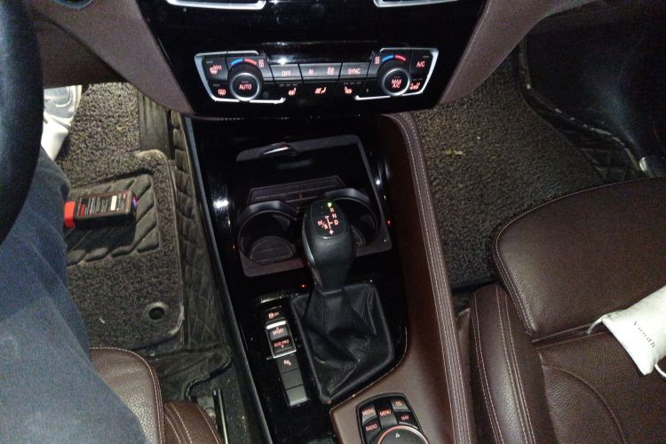 宝马X1 2016款 sDrive18Li 豪华型中控内饰18