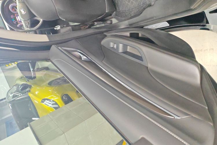 别克 君越 2022款 552T 豪华型中控内饰49