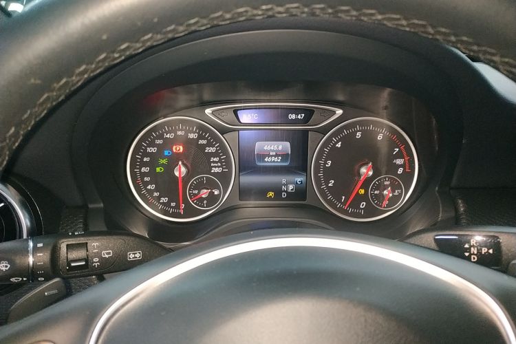 奔驰A级(进口) 2018款 A 200 动感型局部细节14