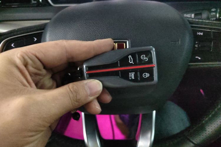 红旗HS5 2022款 改款 2.0T 智联旗享版中控内饰11