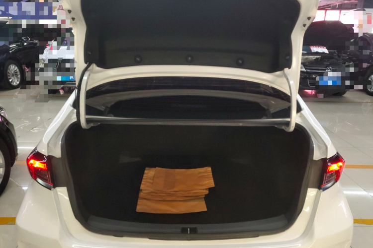 丰田 卡罗拉 2021款 TNGA 1.5L CVT先锋版机舱底盘23