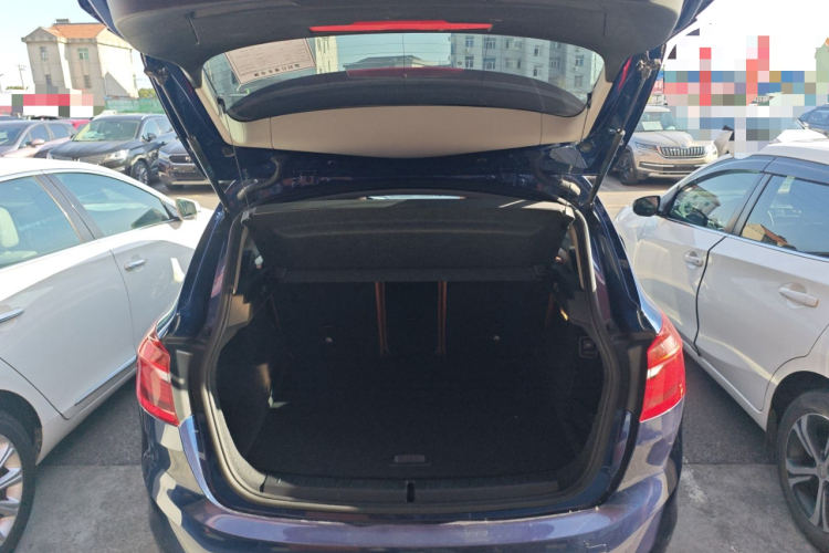 宝马2系旅行车 2016款 218i 时尚型局部细节23