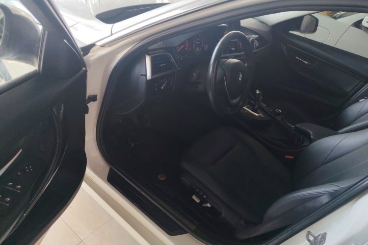 宝马3系 2017款 320Li 时尚型中控内饰20