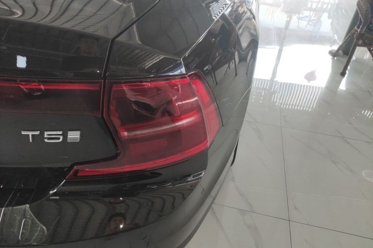 沃尔沃S90 2019款 T5 智远版车身外观9
