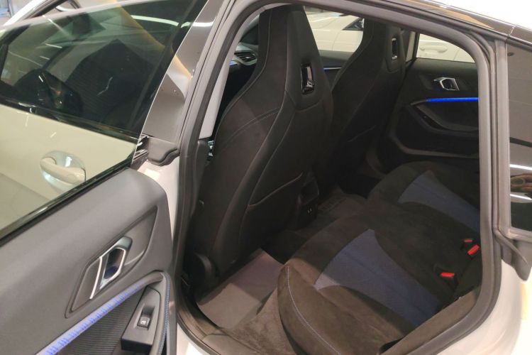 宝马2系(进口) 2023款 225i 四门轿跑车 M运动曜夜套装中控内饰21