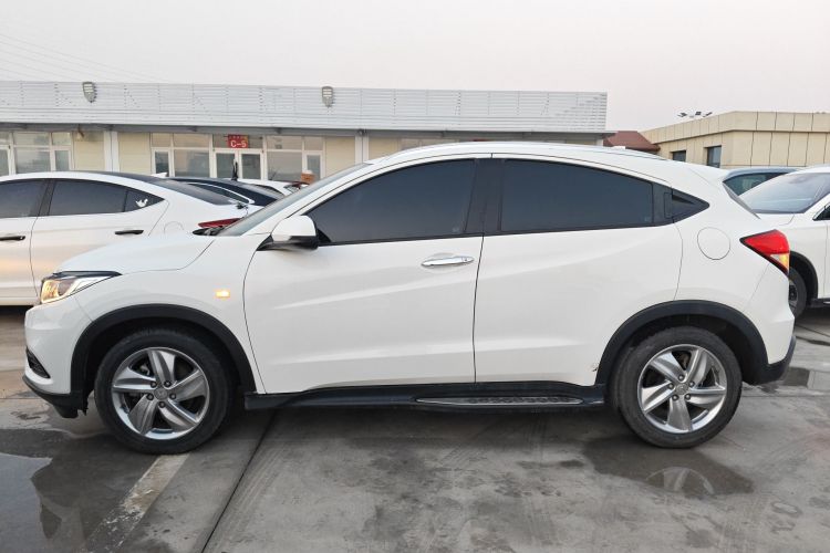 本田 缤智 2020款 220 TURBO CVT精英版车身外观4