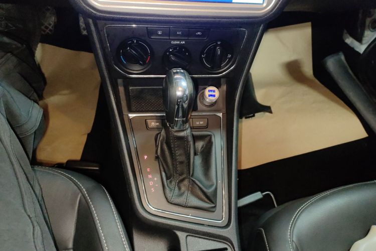 大众 朗行 2015款 230TSI DSG舒适版中控内饰18