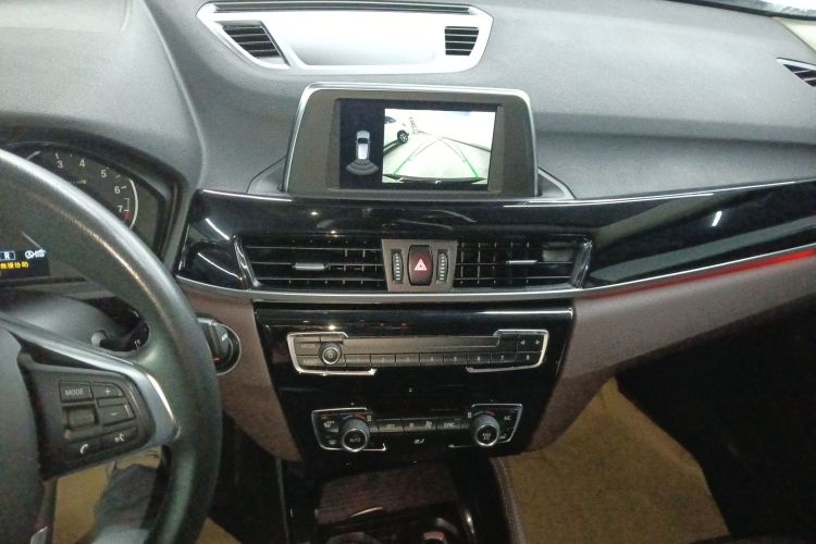 宝马X1 2018款 sDrive18Li 尊享型中控内饰16