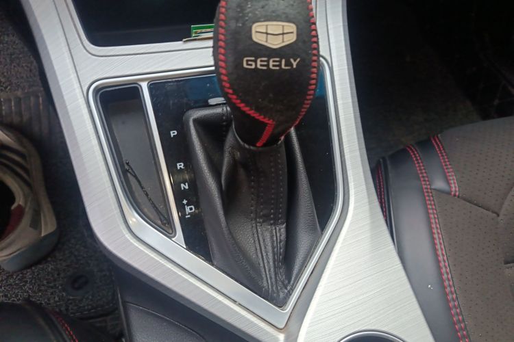 吉利汽车 远景 2018款 1.5L 自动尊贵型中控内饰18