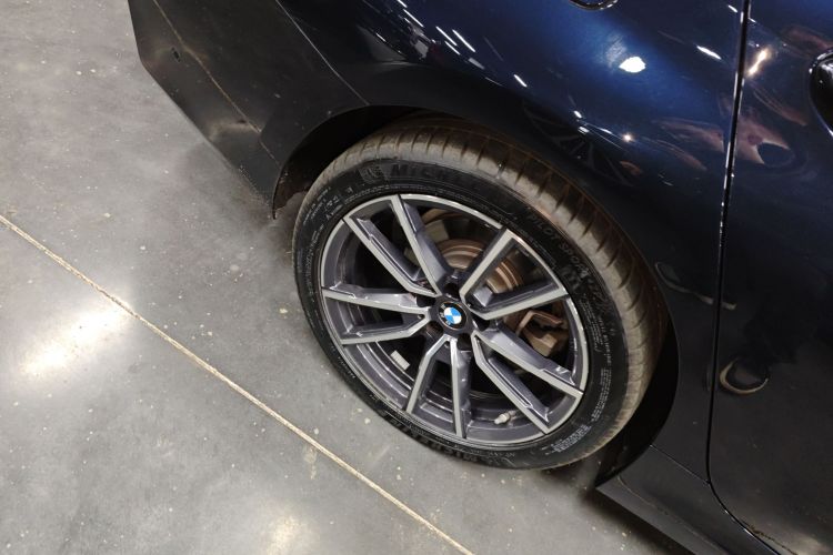 宝马3系 2025款 325Li M运动套装车身外观6008