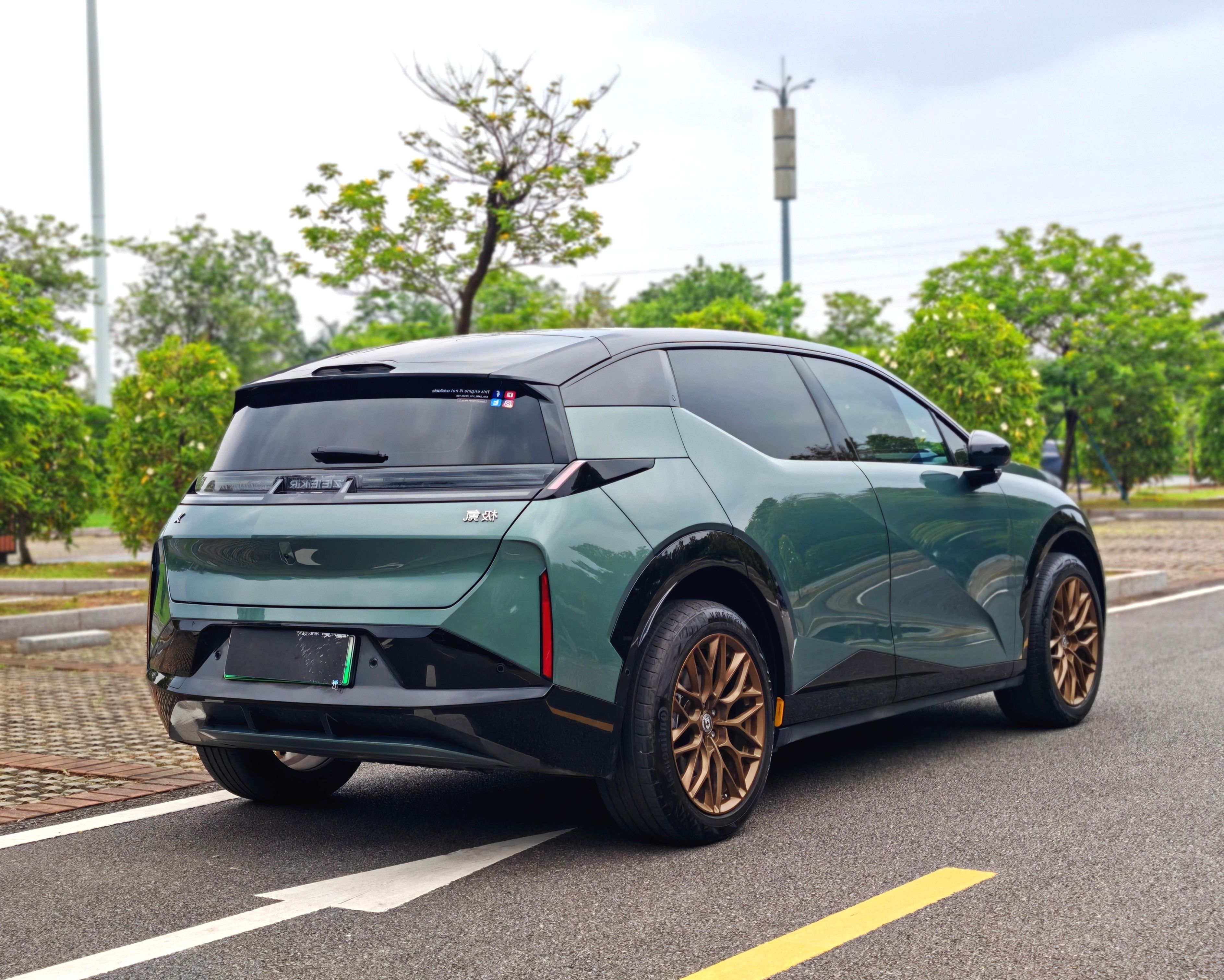 极氪X 2023款 后驱ME版 5座