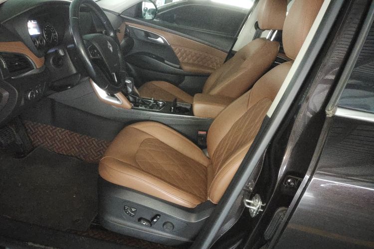 宝沃BX7 2016款 28T 四驱旗舰版 7座中控内饰19