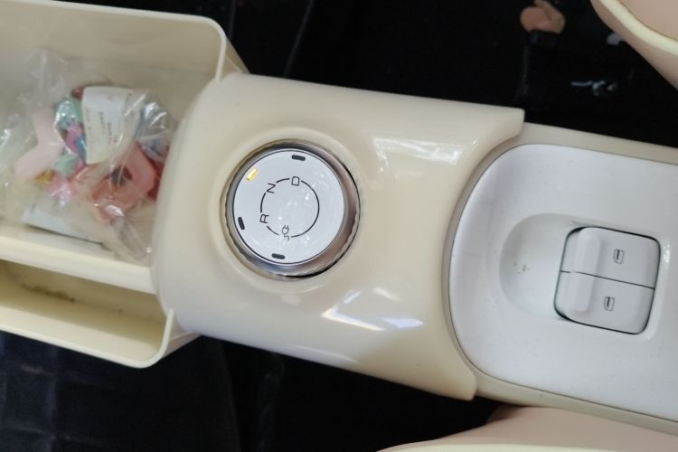 五菱汽车 宏光MINIEV 2024款 第三代 215km 进阶版局部细节18