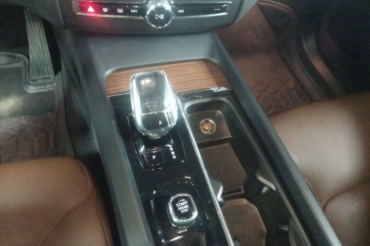 沃尔沃XC60 2024款 B5 四驱智逸豪华版局部细节18