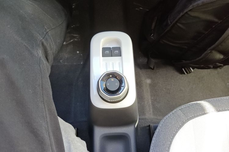 吉利银河 熊猫 2025款 210km 元气熊中控内饰18