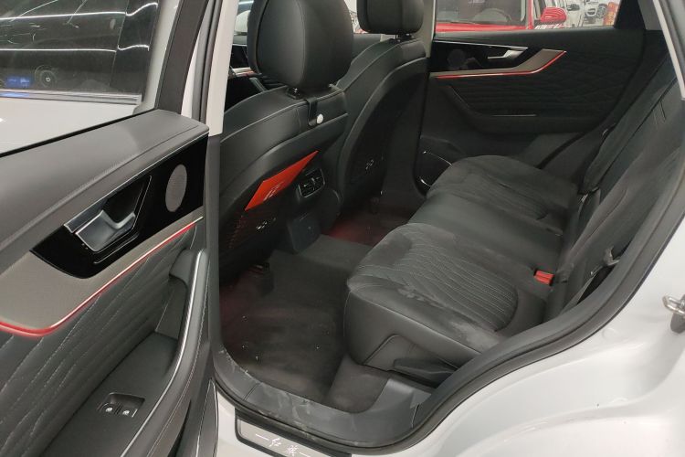 红旗HS5 2022款 2.0T 智联旗享版中控内饰21