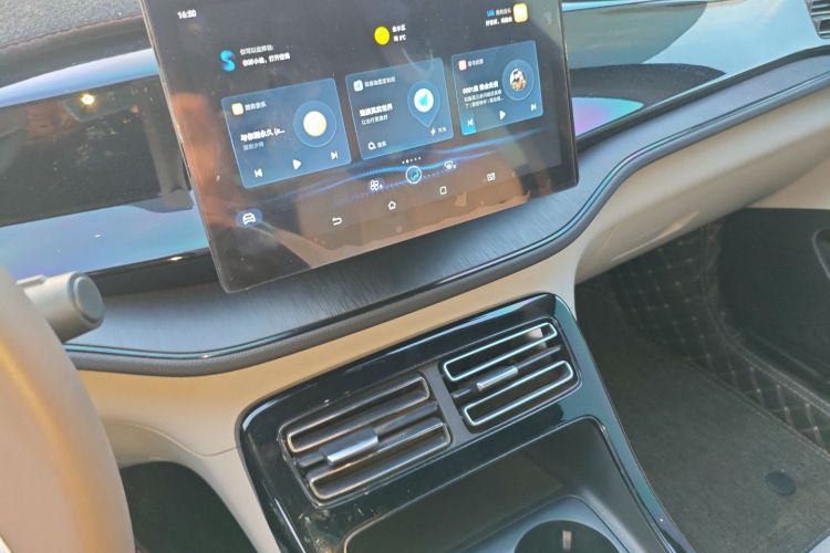 比亚迪 秦PLUS 2024款 荣耀版 DM-i 55KM领先型中控内饰16