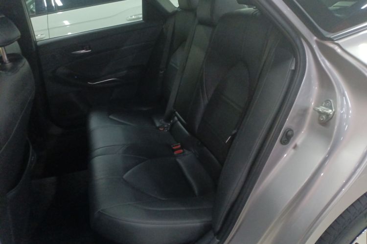 丰田 亚洲龙 2023款 双擎 2.5L 豪华版中控内饰7004