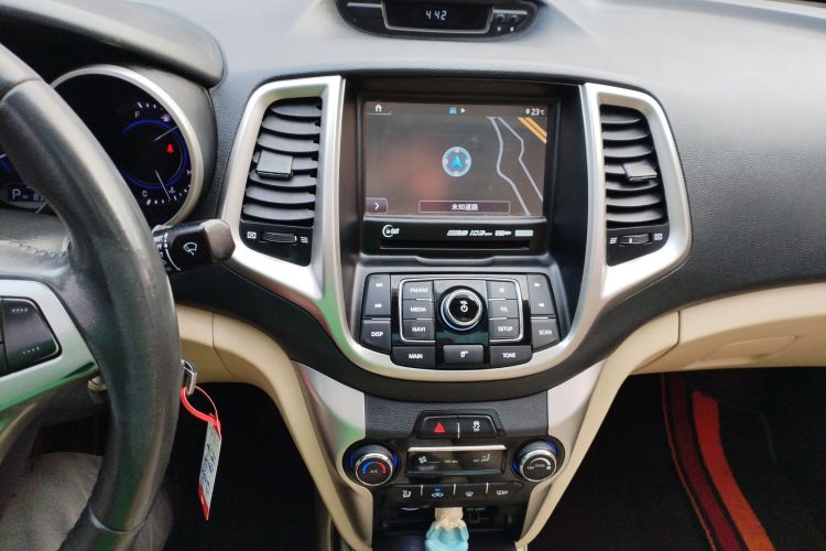 长安 逸动 2015款 1.6L 自动豪华型局部细节16