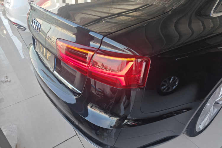 奥迪A6L 2018款 30周年年型 35 TFSI 运动型车身外观9