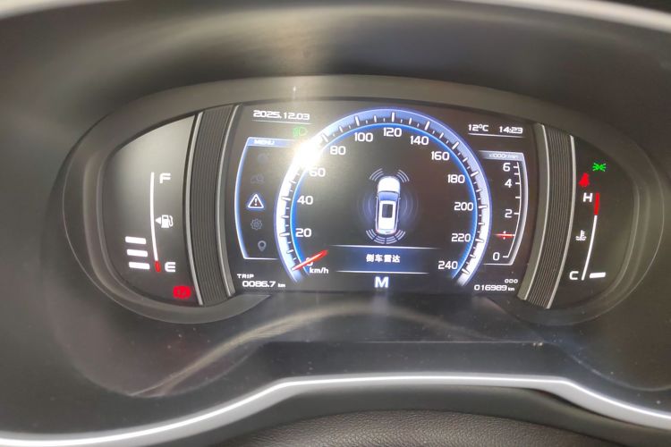 吉利汽车 博越 2016款 2.0L 手动智联型中控内饰14