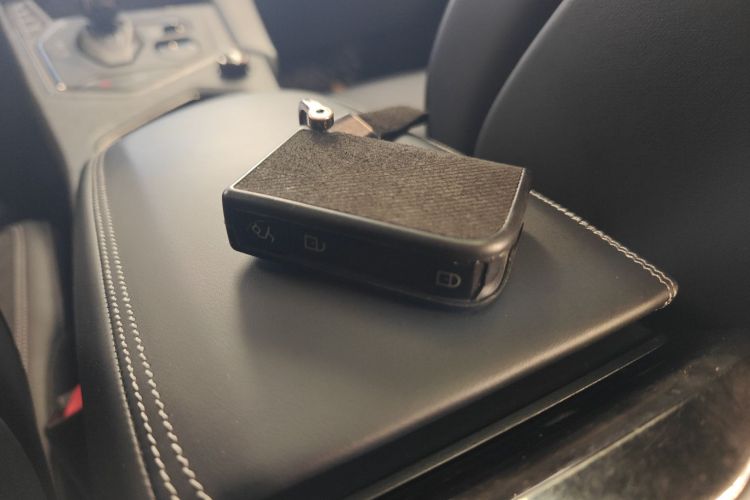 领克01 2021款 2.0TD 四驱暗夜版中控内饰11