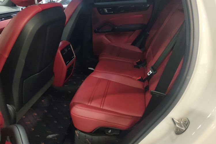 保时捷 Cayenne新能源 2023款 Cayenne E-Hybrid 2.0T中控内饰7004