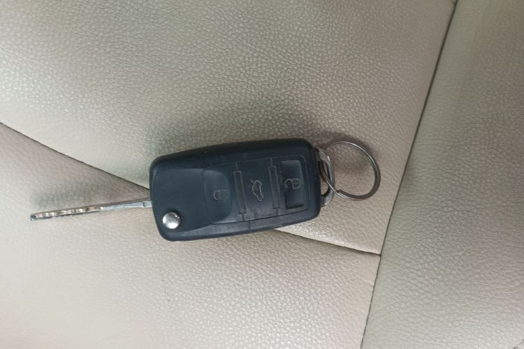 海马 福美来 2015款 1.6L 手动品尚型中控内饰11