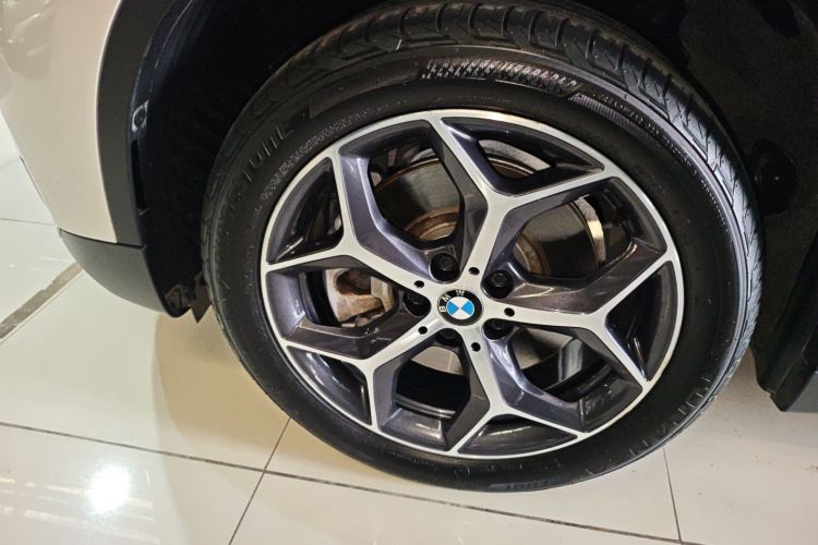 宝马X1 2019款 xDrive20Li 尊享型车身外观6007