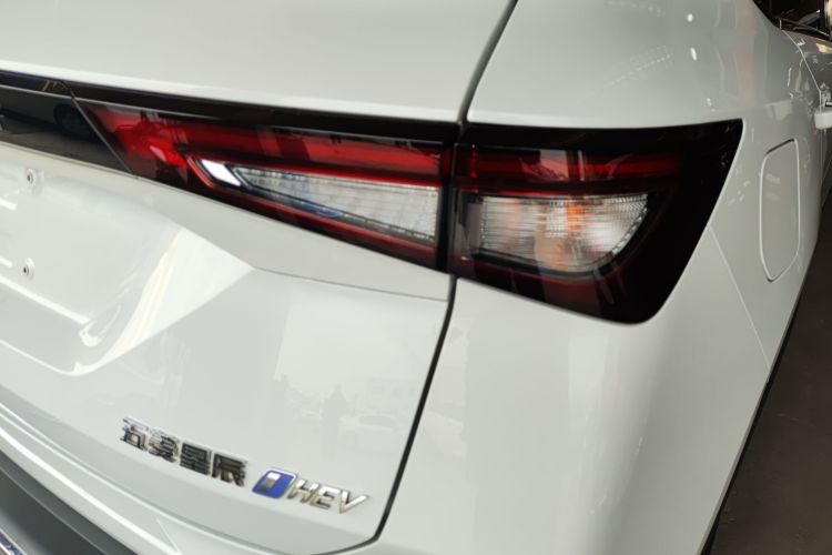 五菱汽车 五菱星辰 2022款 2.0L DHT电速款车身外观9