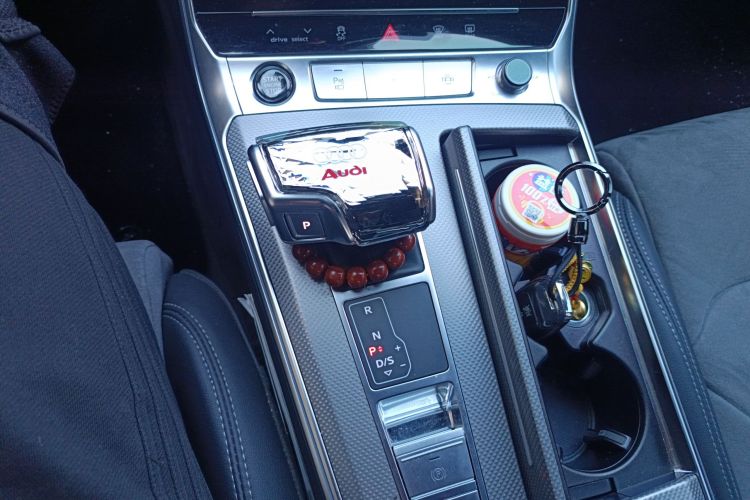 奥迪A6L 2023款 改款 40 TFSI 豪华动感型中控内饰18