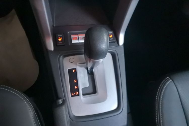 斯巴鲁 森林人 2014款 2.0i 自动豪华版中控内饰18