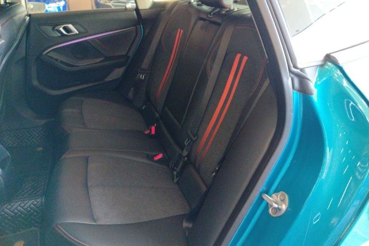 宝马2系(进口) 2023款 225i 四门轿跑车 M运动套装中控内饰21