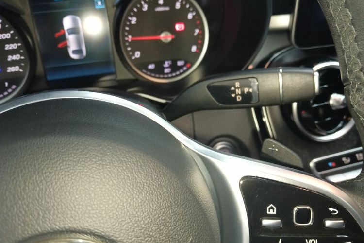 奔驰C级 2019款 C 180 L 时尚型运动版中控内饰18