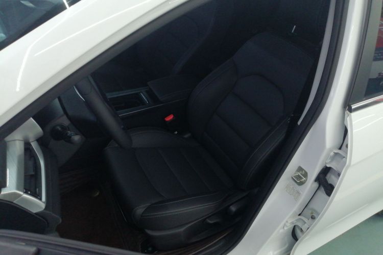 吉利汽车 帝豪 2020款 1.5L CVT向上版中控内饰19