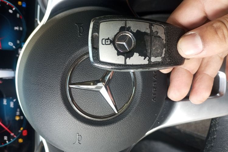 奔驰GLB 2020款 改款 GLB 200 动感型中控内饰7001